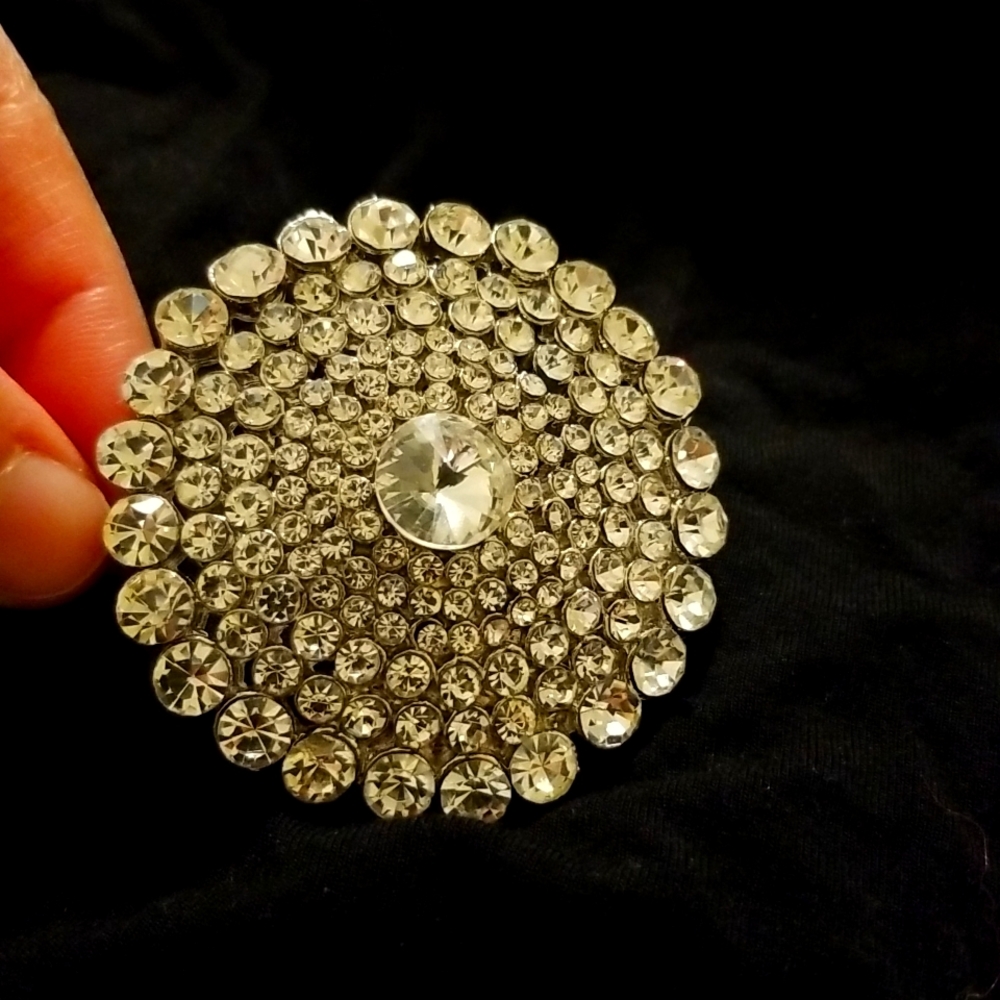 Beautiful big ring - Picture 2 of 4